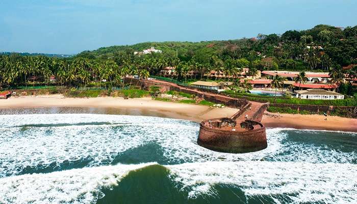 Aguada Beach, one of the best tourist places to visit in Goa