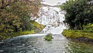 Bhandardara hill station in Maharashtra is one of the best summer vacation destinations for families