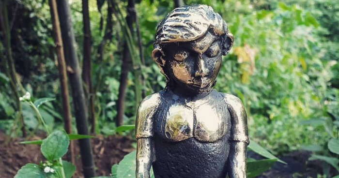 a statue made in Devrai art village