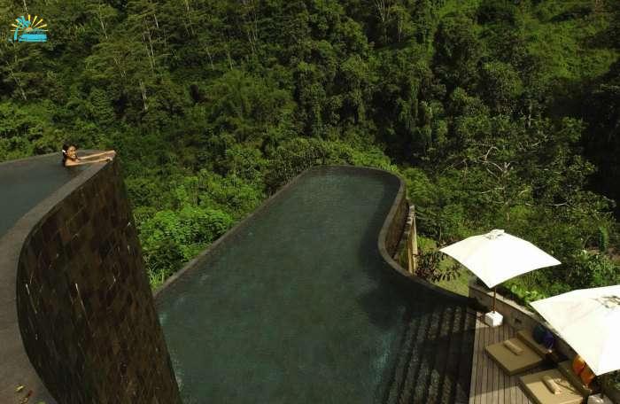 Infinity pool at Ubud Hanging Gardens, Bali