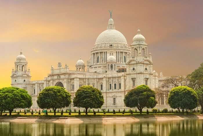 Reminisce The Historical Times In Victoria Memorial Palace
