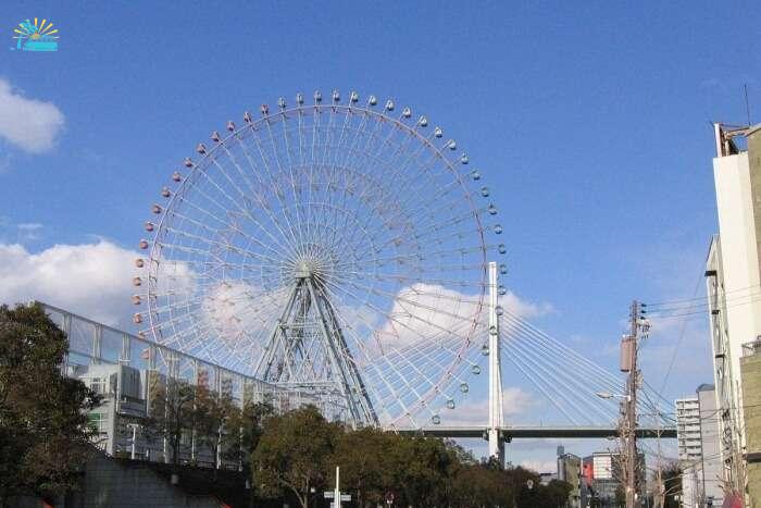 Ride the Tempozan Ferris Wheel
