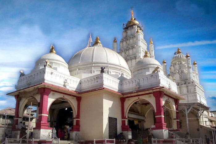The Krishna temple at Darok is a spiritual picnic spot near Vadodara