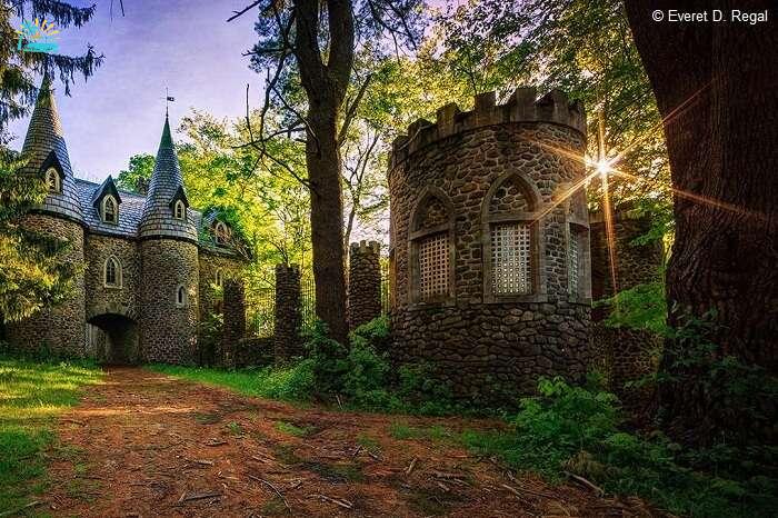 The fairytale-like Dundas Castle