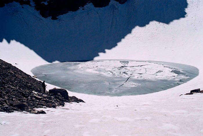 The frozen Roopkund Lake at Chamoli