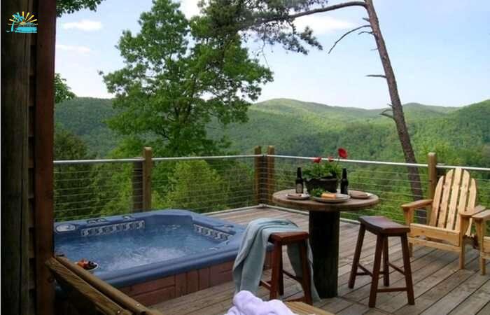 Open balcony of a honeymoon cabin in Boone in North Carolina