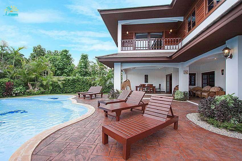 deck and outdoor pool of Lanna Karuehaad Villa B
