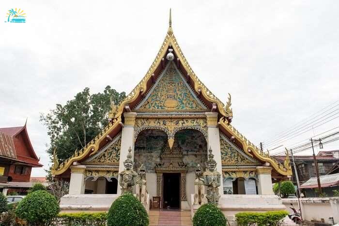 famous temple in Loei
