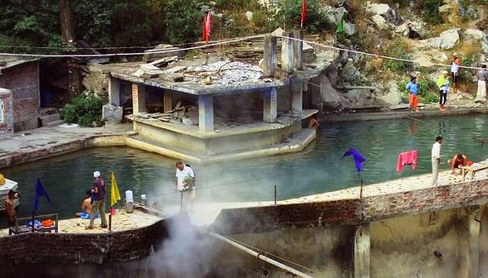 hot spring manikaran