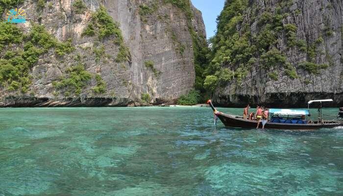 popular for its changing seawater colors, limestone karsts, and white sandy beaches