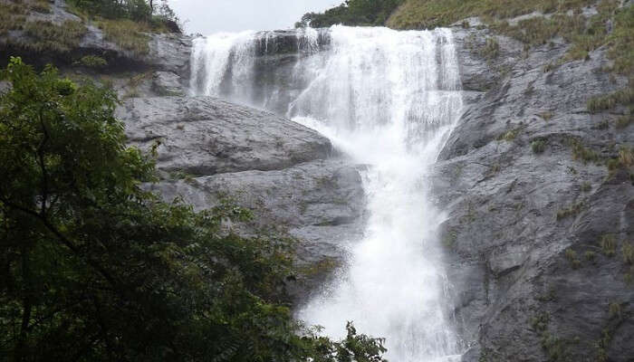 waterfall in Vihigaon